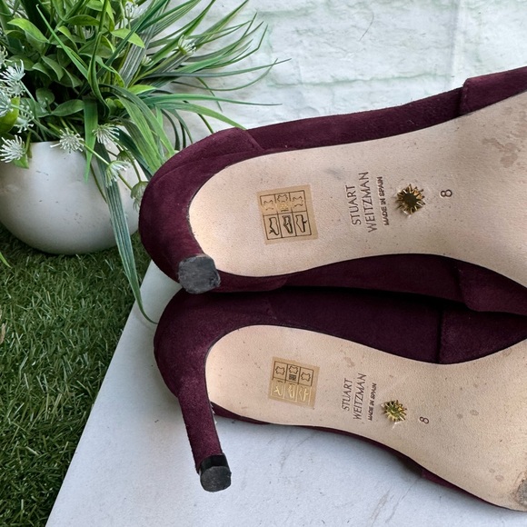 Stuart Weitzman
Stuart Stretch Suede Stiletto Booties pointed toe size 8
$595 - Picture 13 of 14